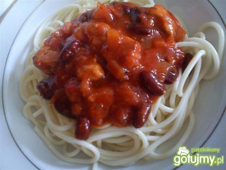 Spaghetti z czerwoną fasolą (makarony)