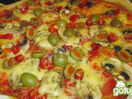 Przepis  pizza pełnoziarnista z chorizo przepis
