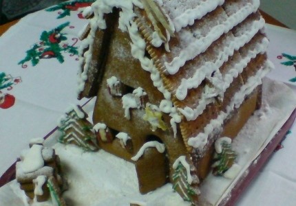 Śnieżna chatka z piernika