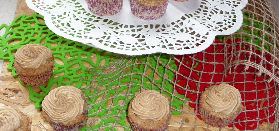 Orzechowe muffiny z kremem z chałwy (autor: aannkaa82 ...