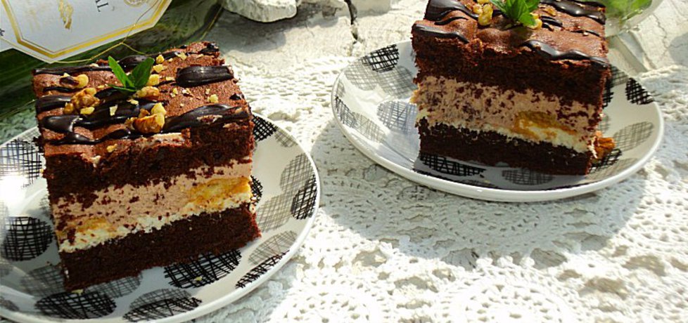 Ciasto czekoladowe z bitą śmietaną i biszkoptami (autor: anna133 ...