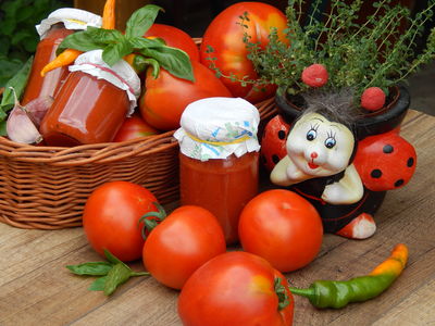 Przecier pomidorowy z bazylią i czosnkiem