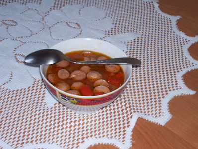 Zupa węgierska z parówkami