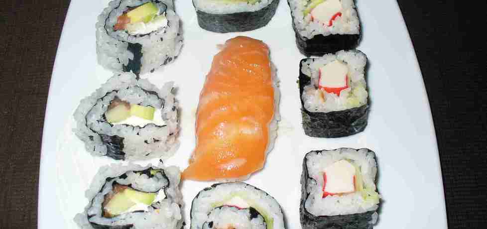 Sushi z ogórkiem i surimi (autor: irenam)