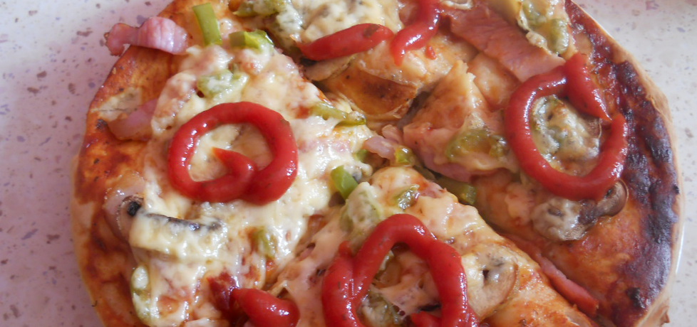 Pizza na wędzonce (autor: smakolykijoanny)