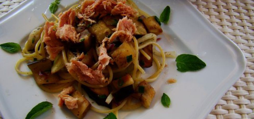 Spaghetti z tuńczykiem i bakłażanem (autor: iwa643 ...