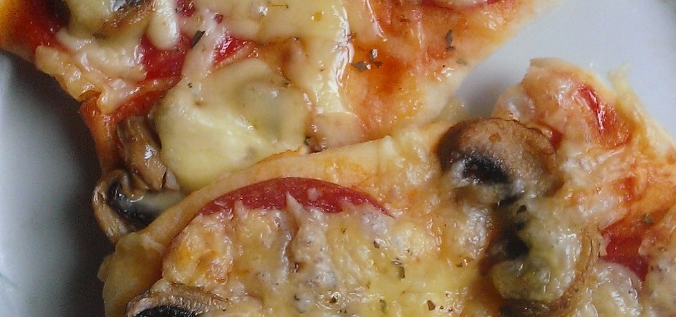 Mini pizze z salami, pieczarkami i serem (autor: betina45 ...