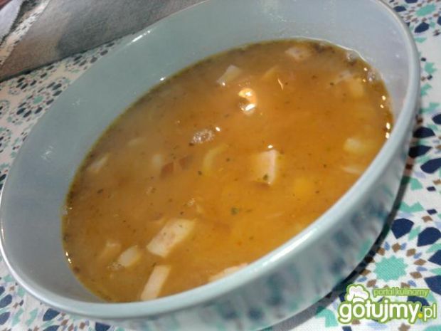 Przepis  zupa fasolowa z cebulą i kiełbasą przepis