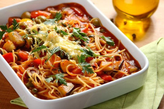 Spaghetti z oliwkowym sosem