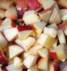 Przepis  sałatka z jabłek i bakalii przepis
