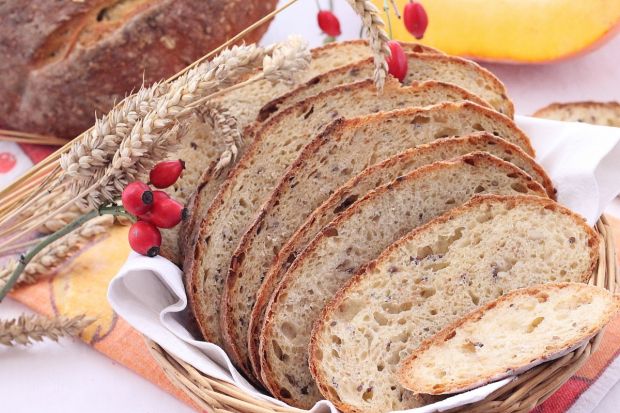 Przepis  chleb dyniowy na zakwasie z ziarnami przepis