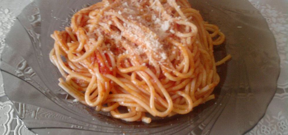 Spaghetti z sosem pomidorowym i boczkiem (autor: waclaw ...