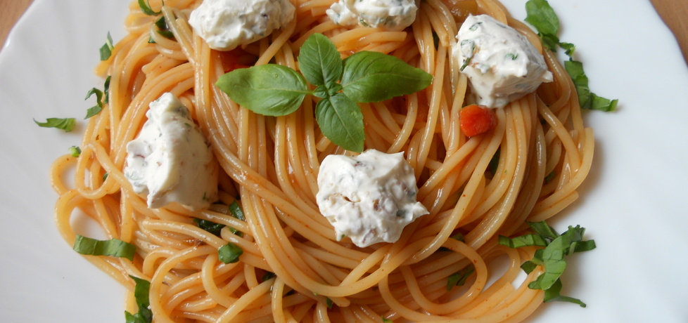 Spaghetti w sosie z kulkami serowymi (autor: benka ...