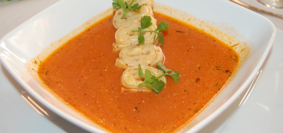 Zupa pomidorowa z naleśnikami (autor: adala)