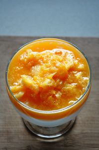 Jogurtowy krem ryżowy z pomarańczowym musem