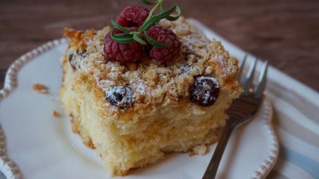 Przepis  ciasto migdałowo-cytrynowe z owocami przepis
