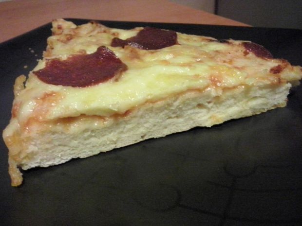 Przepis  pizza peperoni (ser,salami) przepis