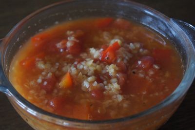 Zupa pomidorowa z papryką i soczewicą