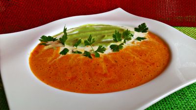 Zupa krem paprykowa z brokułowym puree