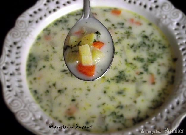 Zupa koperkowa z warzywami i czosnkiem