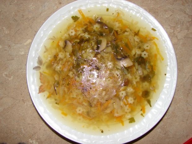 Przepis na zupa warzywna z pieczarkami