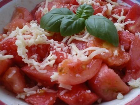 Przepis  sałatka z pomidorów z parmezanem przepis