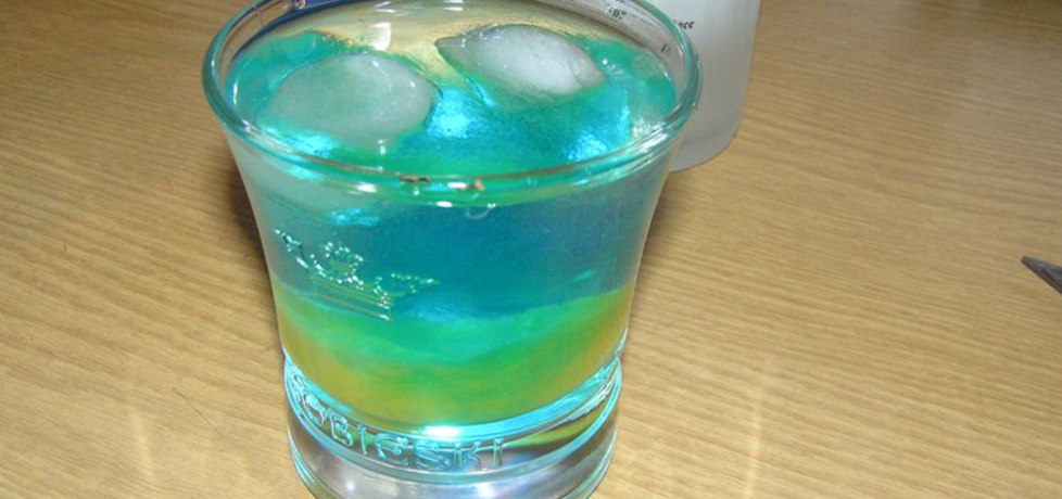 Niebieski drink (autor: magdalenamadija)