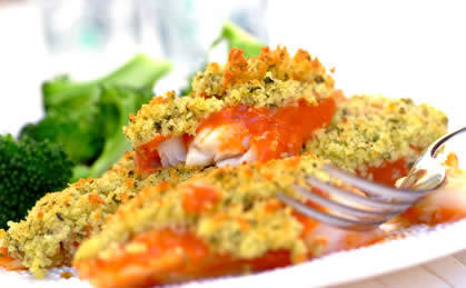 Ryba pieczona z pomidorami i parmezanem