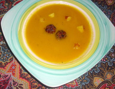 Zupa marchewkowa z pulpecikami z cielęciny
