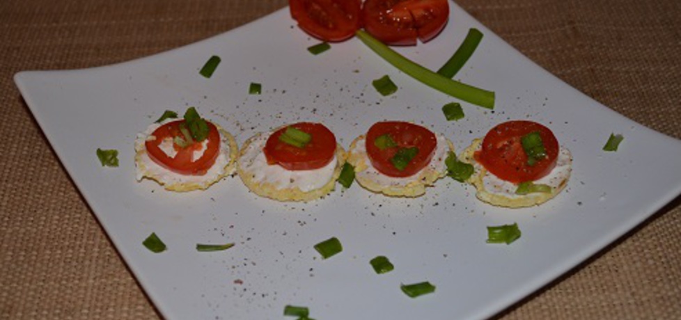 Mini wafelki z pomidorkiem (autor: aginaa)