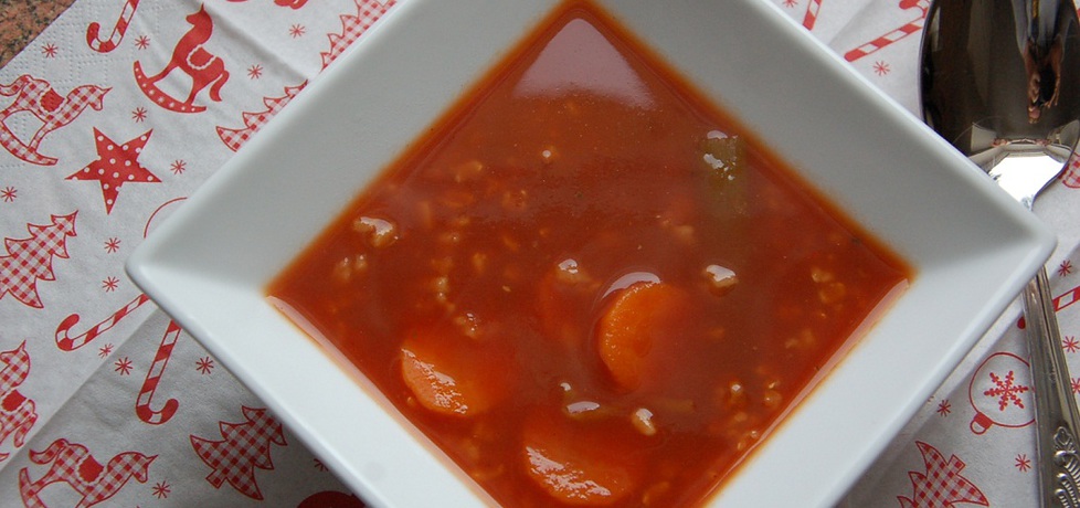 Aksamitna pomidorowa na warzywach z brązowym ryżem (autor ...