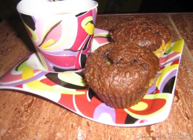 Kakaowe muffinki z budyniową niespodzianką
