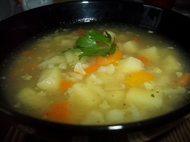 Przepis  zupa kalafiorowo-groszkowa przepis