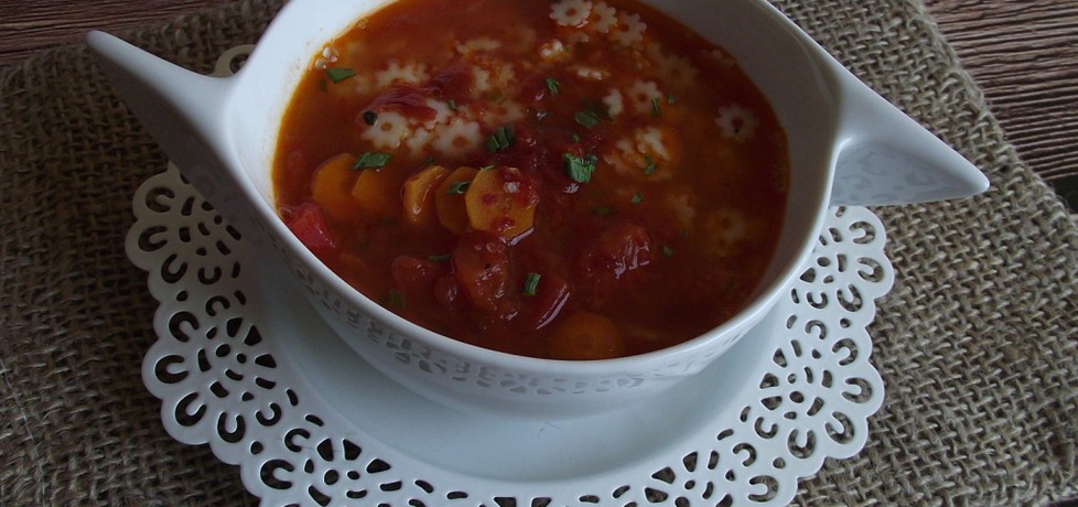 Lekka zupa pomidorowa z duszonych warzyw (autor: konczi ...