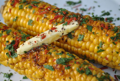 Podrasowana grillowana kukurydza