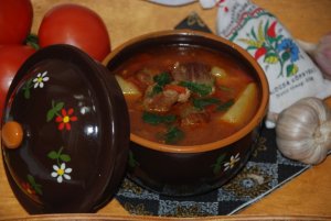 Węgierski gulasz  gulyasleves  prosty przepis i składniki