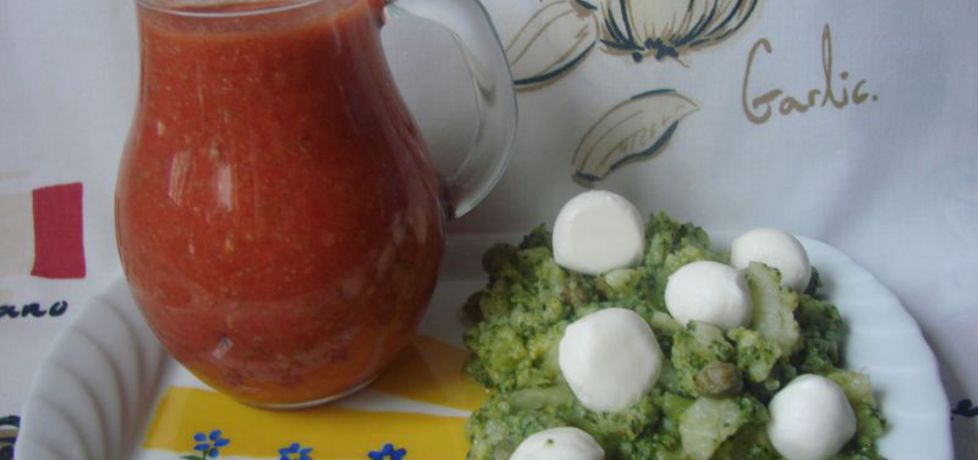 Wytworna sałatka z kaparami w dressingu pomidorowym (autor ...