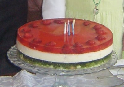 Owocowy tort urodzinowy