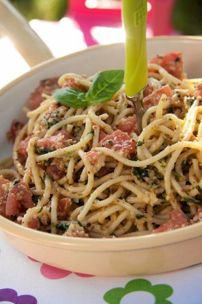 Chrupiące spaghetti jamiego olivera