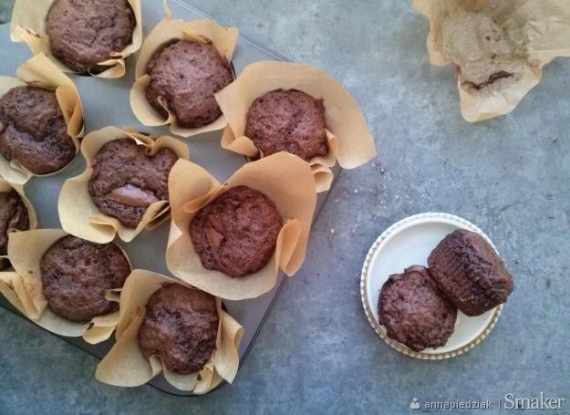 Kakaowe muffiny nadziane nutellą