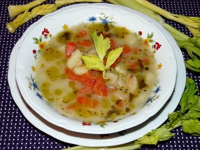 Zupa ogórkowa z kaszą jaglaną