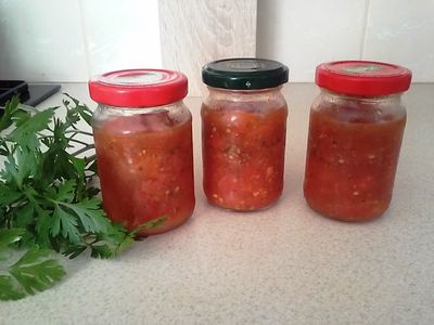 Salsa pomidorowa w słoiku