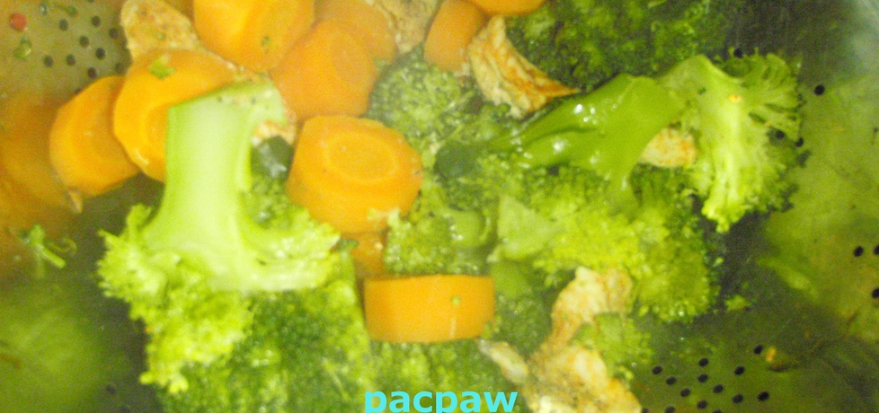 Kurczak parzony z warzywami (autor: pacpaw)