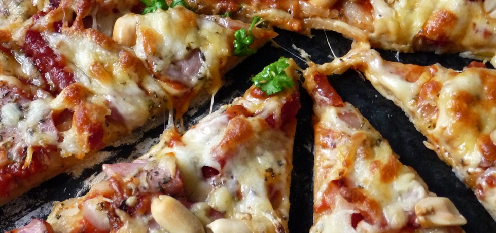 Pizza pszenno-żytnia z orzeszkami (autor: klorus)