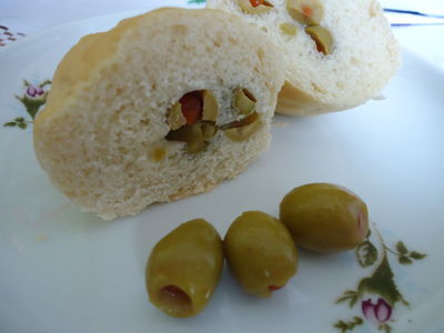 Bułeczki drożdżowe z oliwkami