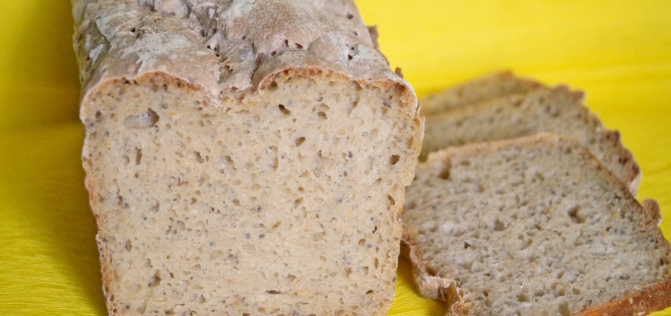 Chleb z mąką kukurydzianą i chia (autor: alexm)