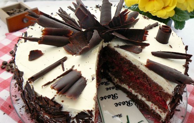 Przepis  tort czekoladowo malinowy przepis