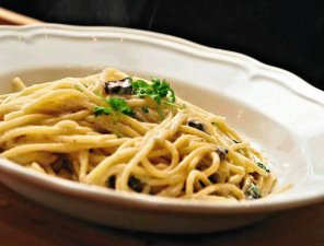 Spaghetti carbonara  prosty przepis i składniki