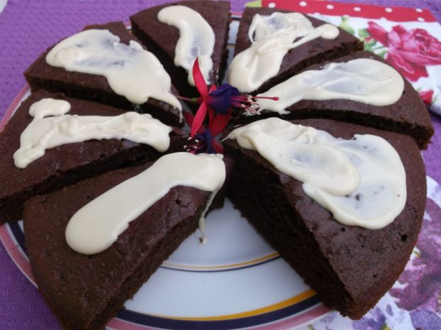 Przepis  czekoladowe ciasto z białą czekoladą przepis