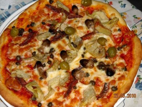 Przepis  pizza domowa na cienkim ciescie przepis